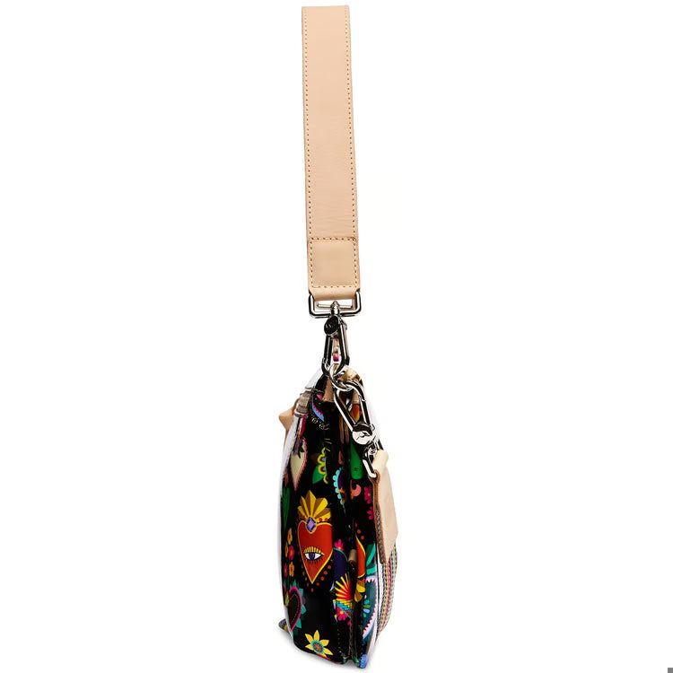Consuela Metro Crossbody, Vida