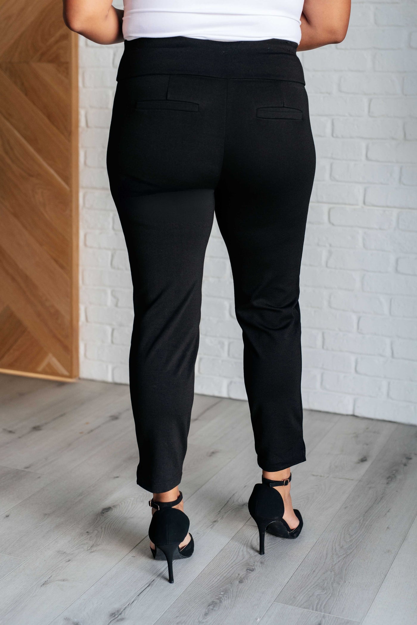 Magic Ankle Crop Skinny Pants in Black-Bottoms-Ave Shops-Market Street Nest, Fashionable Clothing, Shoes and Home Décor Located in Mabank, TX