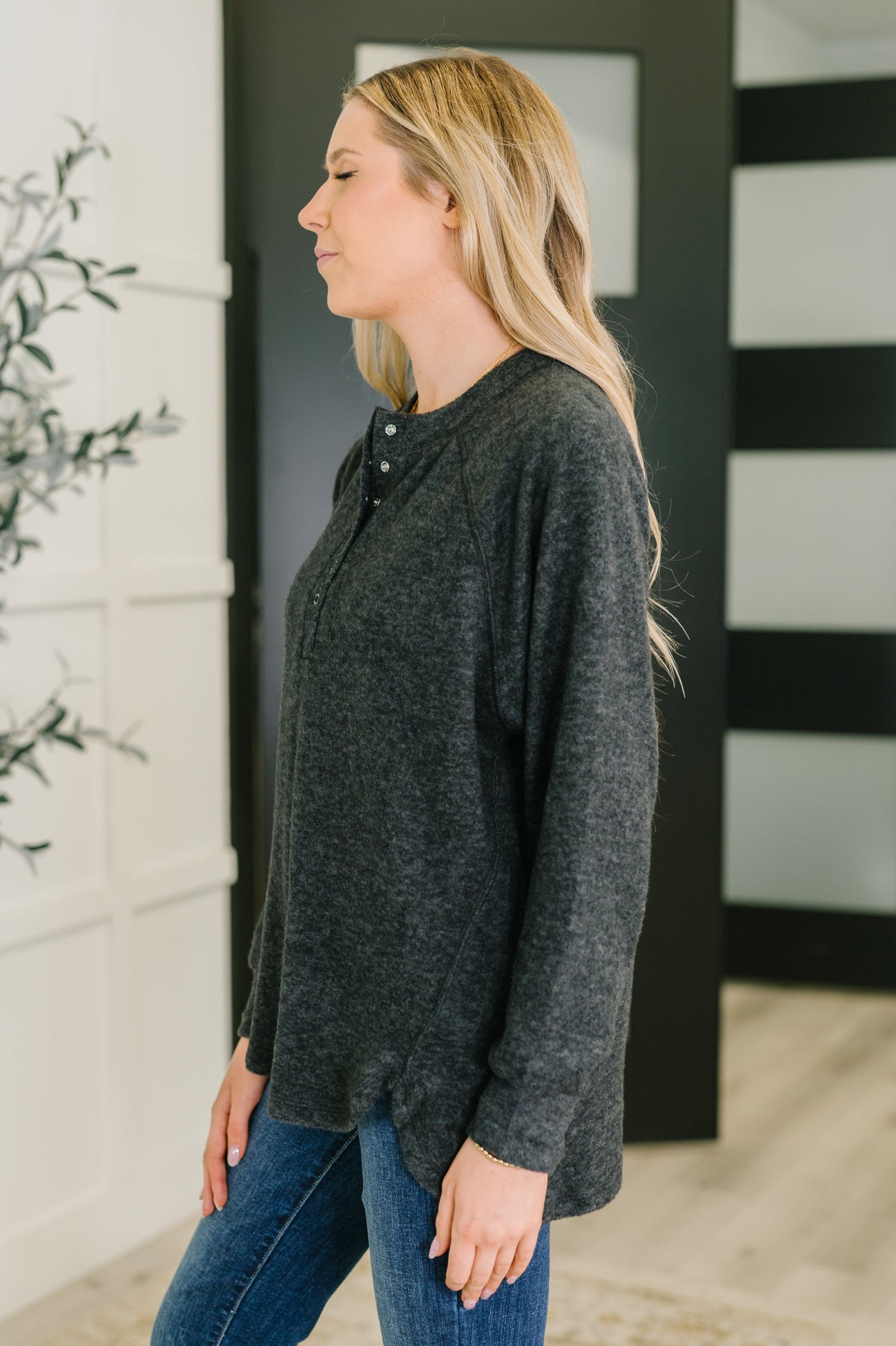 Urban Flux Scooped Hi-Low Long Pullover in Black-Womens-Ave Shops-Market Street Nest, Fashionable Clothing, Shoes and Home Décor Located in Mabank, TX